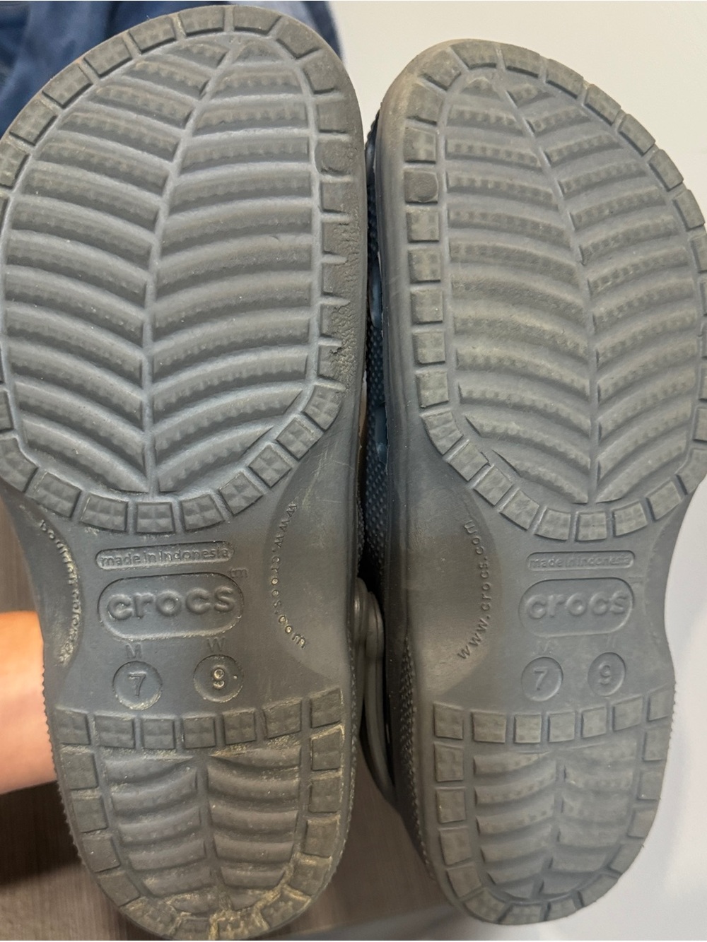 Adult Unisex CROCS Classic Clog in Black Womens Sz 9 Mens Sz 7 - Picture 5 of 8
